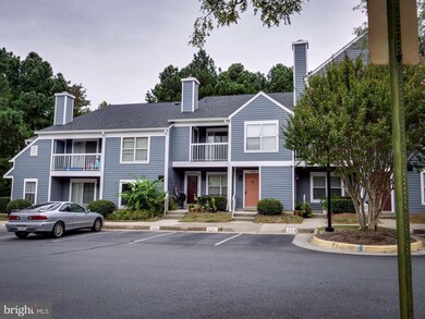 5827 Orchard Hill Ct, Clifton, VA 20124 - photo 2