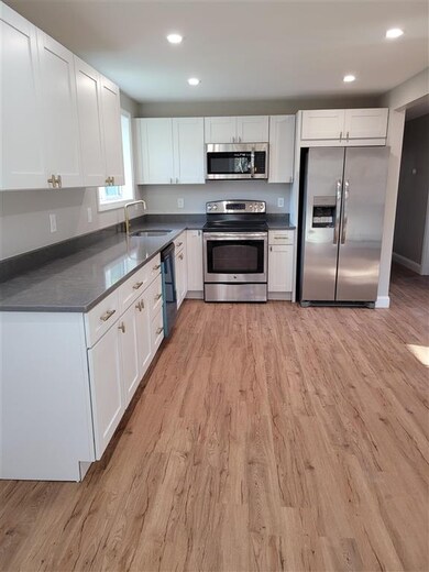 167.5 Robinson Rd, Hudson, NH 03051 - photo 5