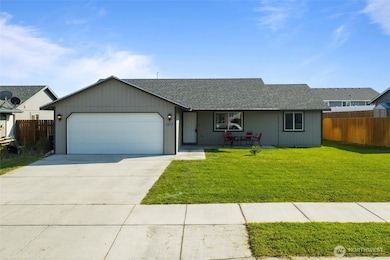 1317 W Electra St, Moses Lake, WA 98837 - photo 2