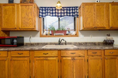 209 N Queen St, Maize, KS 67101 - photo 7