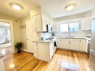 12 Howes St unit 14, Springfield, MA 01118 - photo 4