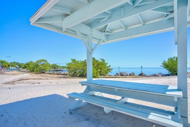 39-web-or-mls-136 Sable Palm Ln - High E