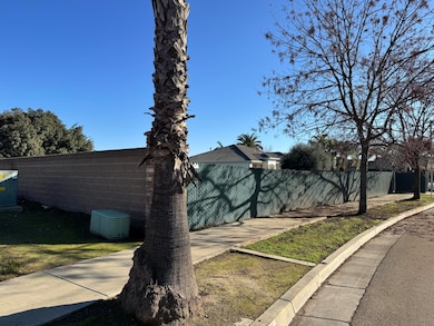 North West corner Valley Palms entry