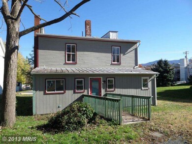105 N Hawksbill St, Luray, VA 22835 - photo 2