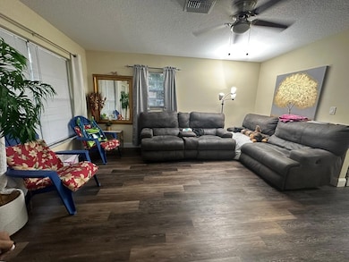 523 Colonial Rd unit A - B, West Palm Beach, FL 33405 - photo 2