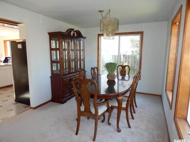 Kitchen has breakfast bar as second option.