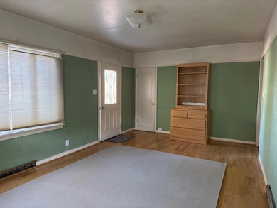 111 Sheldon St, Klamath Falls, OR 97601 - photo 4