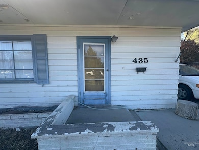 435 S 10th E, Mountain Home, ID 83647 - photo 4