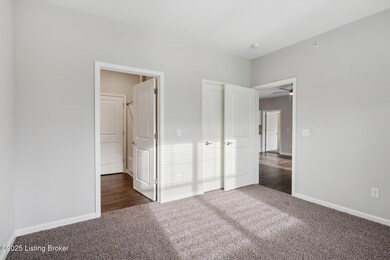 2239 Charlestown Rd unit 303, New Albany, IN 47150 - photo 4