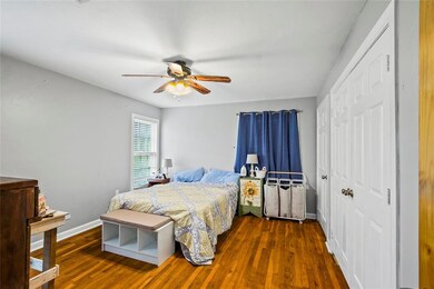 1212 Hillcrest Blvd, Gainesville, TX 76240 - photo 2