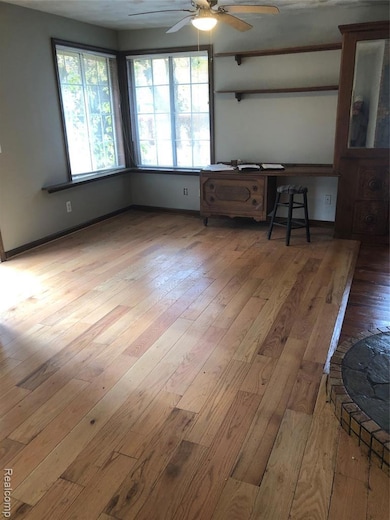 8304 Arlis St, Commerce Township, MI 48382 - photo 4