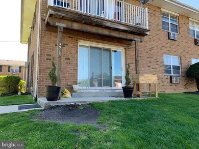 39 15 Garden View Terrace, Hightstown, NJ 08520 - photo 3