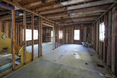516 Catherine St-106