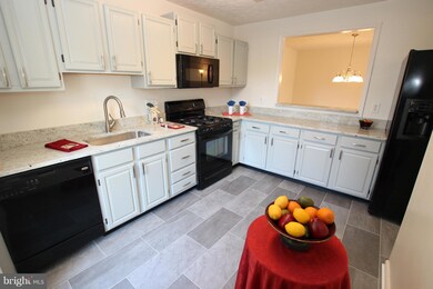 9957 Oakton Terrace Rd, Oakton, VA 22124 - photo 6