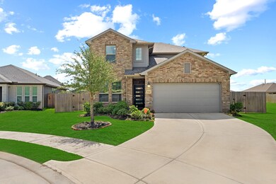 Spacious upgraded cul-de-sac lot with beautifully