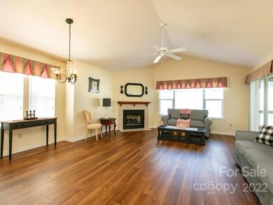 35 Gray Wolf Ln, Hendersonville, NC 28792 - photo 6