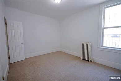 154 Undercliff Ave unit 5, Edgewater, NJ 07020 - photo 5