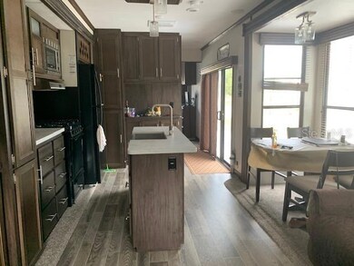 9350 Grizzly Bear Ln, Weeki Wachee, FL 34613 - photo 4