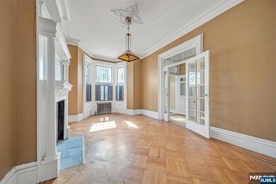 589 Martin Luther Kng Jr Blvd, Newark, NJ 07102 - photo 4