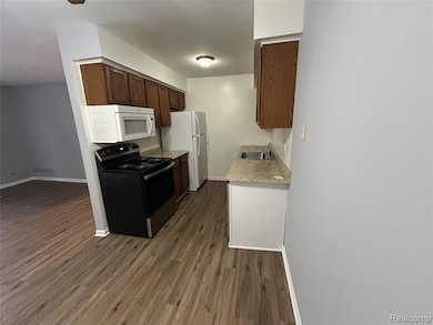 34690 Clarkson Dr W unit 27, Fraser, MI 48026 - photo 6