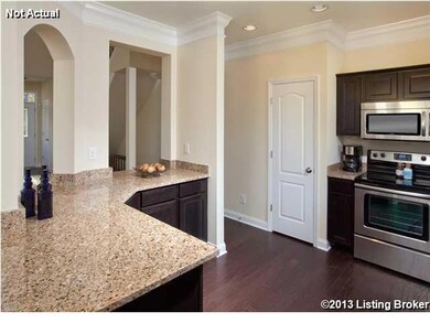 Oakhurst Kitchen w/Crown Molding