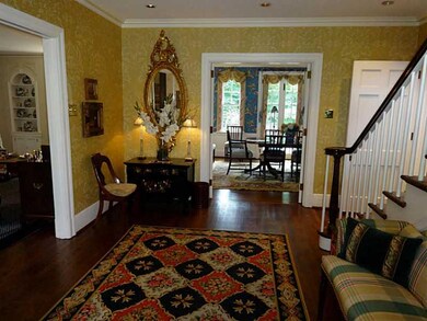 Entry/Foyer. Hardwood floors throughout the house 