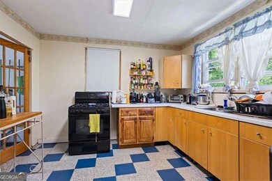 3813 Stonewall Tell Rd, Atlanta, GA 30349 - photo 6