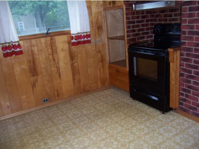 37 Church St, Lincoln, NH 03251 - photo 3