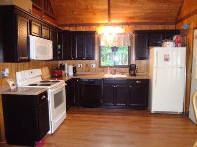 1018 Cedar Dr, Jefferson Township, PA 18436 - photo 2