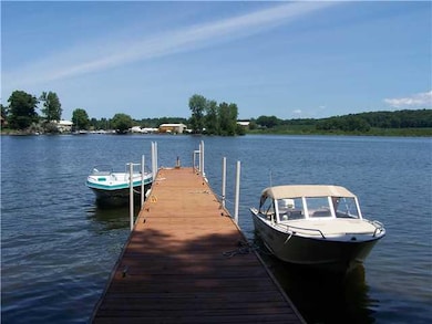 Waterfront/Dock/Pier