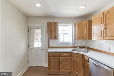 2744 Plum St, Philadelphia, PA 19137 - photo 4