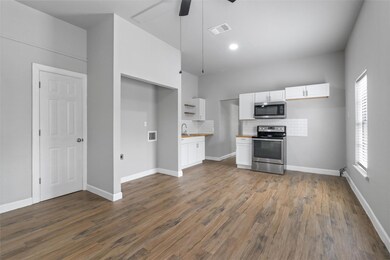 512 W Crawford St unit 102, Denison, TX 75020 - photo 4