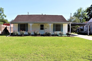 7714 Greenstone St, Houston, TX 77087 - photo 2