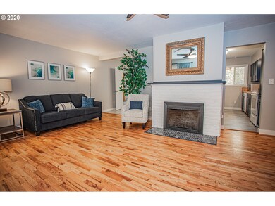 905 E 19th St, the Dalles, OR 97058 - photo 5