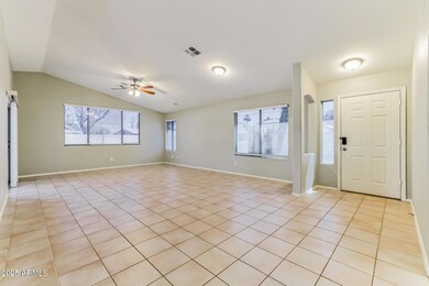 002-photo-living-room-14577912