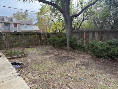 15518 Heritage Country Ct, Friendswood, TX 77546 - photo 4