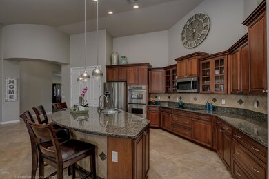 Kitchen w/ double ovens & Island