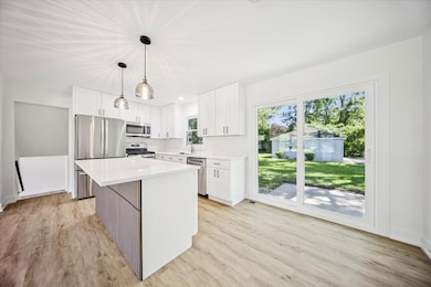 22W633 Burr Oak Dr, Glen Ellyn, IL 60137 - photo 6