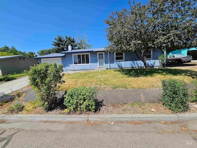 682 Whiting Ave, Weiser, ID 83672 - photo 2