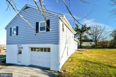 10 Queen St, Douglassville, PA 19518 - photo 3