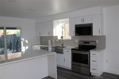 53130 Avenida Mendoza, La Quinta, CA 92253 - photo 4