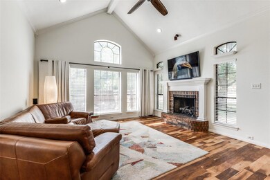 600 Williamsburg Dr, Ennis, TX 75119 - photo 5