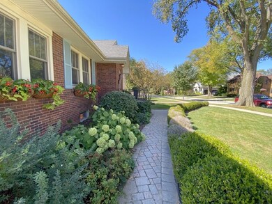 240 E Vallette St, Elmhurst, IL 60126 - photo 2