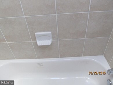 6815 Clover Ln, Upper Darby, PA 19082 - photo 7