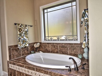 JETTED TUB AND SEPERATE SHOWER