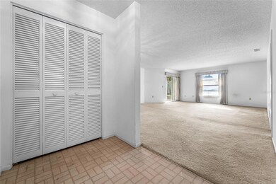 4299 Oakhurst Cir E unit 3052, Sarasota, FL 34233 - photo 3