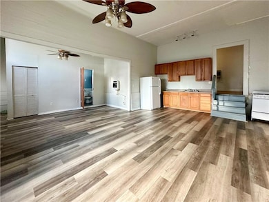 8301 03 Belfast St, New Orleans, LA 70118 - photo 2