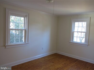 420 Sutherland Rd, Ewing, NJ 08618 - photo 5