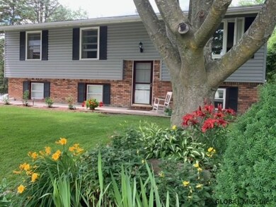 134 Horstman Dr, Schenectady, NY 12302 - photo 2