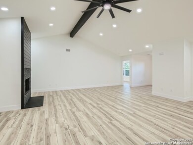 9045 Fox Briar Ln, Boerne, TX 78006 - photo 6